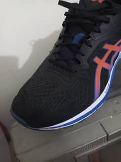 asics athletic running shoes