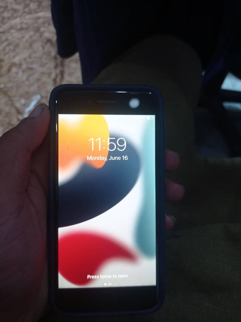 iphone 7 256gb pta aproved  read add 3
