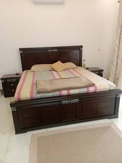 Excellent Condition KING Bed Set