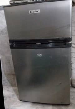 Room refrigerator