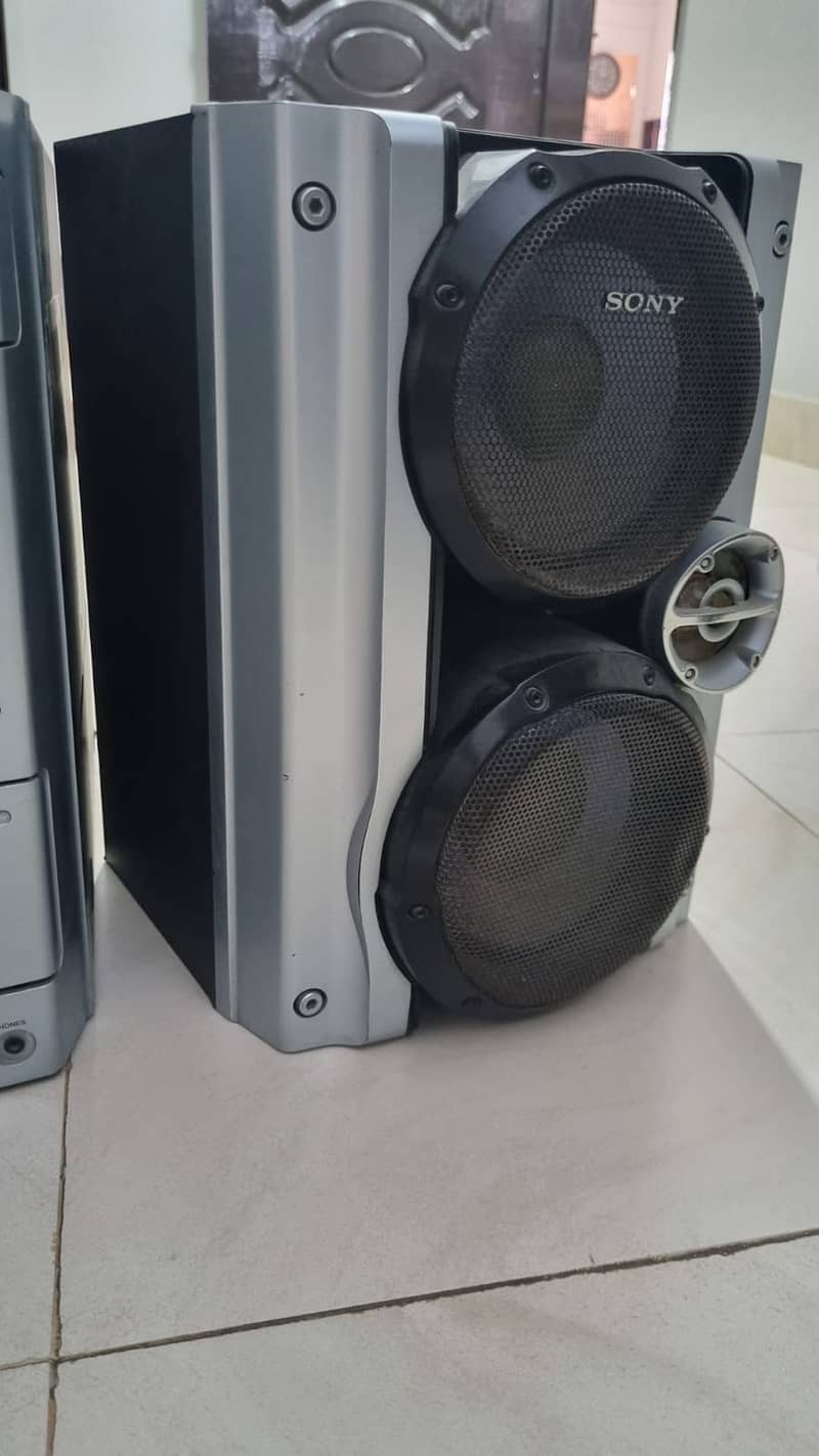 Sony Mini Hi-Fi Component System MHC-RV222 – Powerful Sound System 4