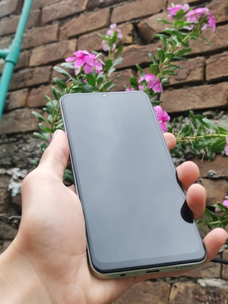 realme c63 1