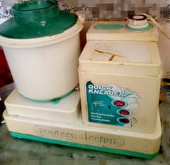 Dough kneading machine