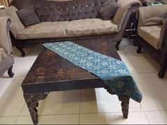 Complete sofa set with centre table