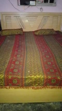 bed dressing good condition