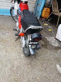 honda 125 sele krna ha all ok ha bus pessy chahye