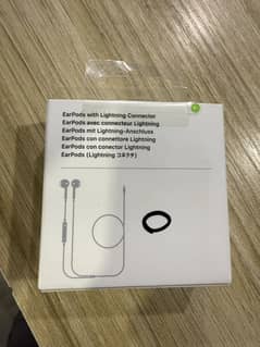 Apple EarPods lightning connector New