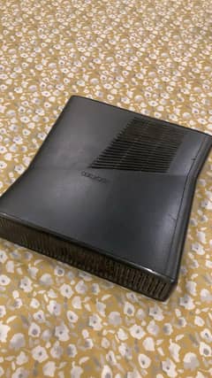 xbox360 slim with 2 remotes