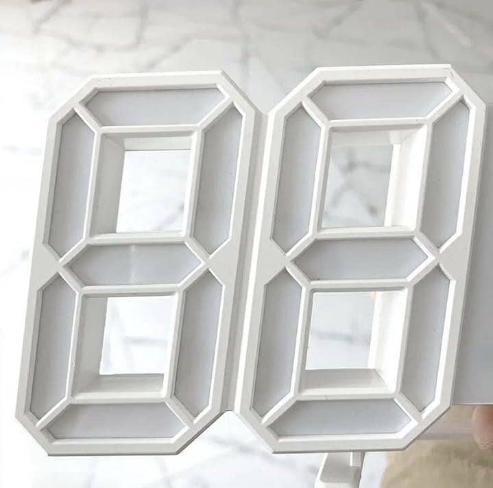 LUXURIOUS CART - Stylish Digits Design Table Clock - Easy Installation 3