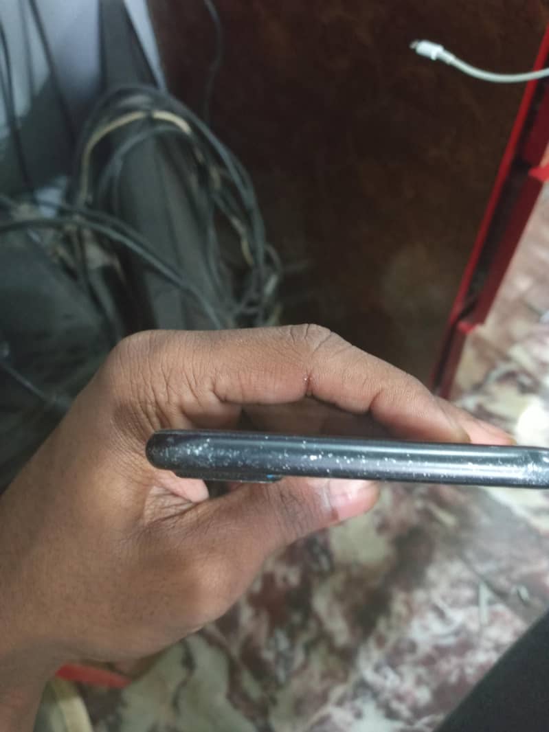 iphone 7 plus 256 gb only seet and cabil condition pic dikhe saktee he 1