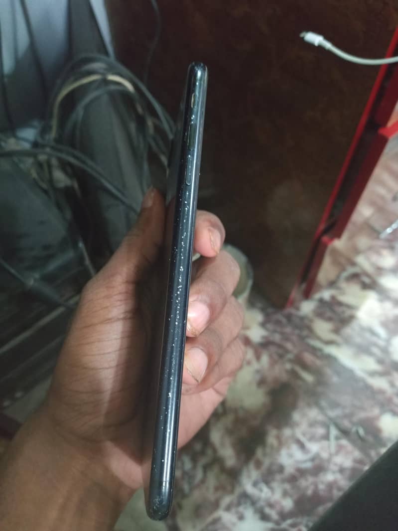 iphone 7 plus 256 gb only seet and cabil condition pic dikhe saktee he 4