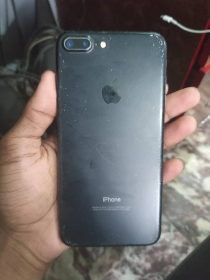 iphone 7 plus 256 gb only seet and cabil condition pic dikhe saktee he 5
