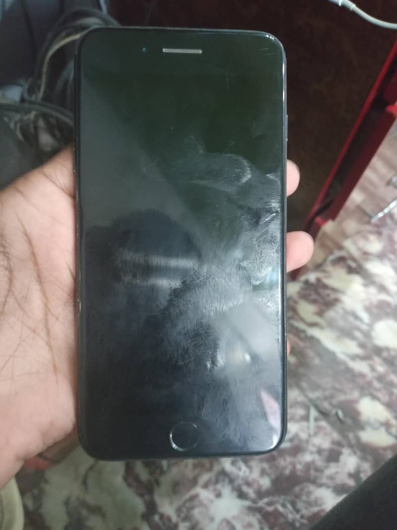 iphone 7 plus 256 gb only seet and cabil condition pic dikhe saktee he 6