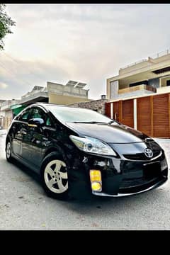 Toyota Prius solar panel sunroof top variant