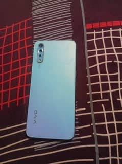 vivo s1 4/128 with box