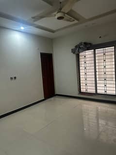 10 MARLA UPPER PORTION FOR RENT IN SECTOR C BAHRIA TOWN LAHORE