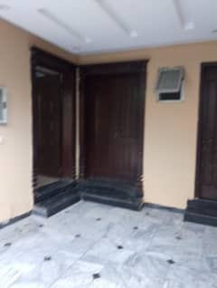 10 marla uper portion for rent with gass near to talwar chowk in JASMINE block Bahria Town Lahore