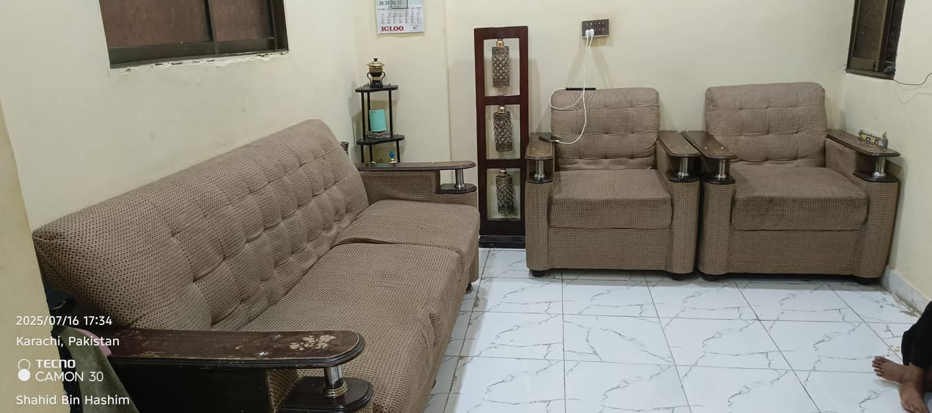 I am sending my usede  sofa Sate  3 in 1 and 2 sofa 1 1 1