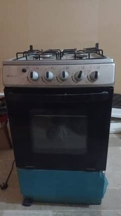 4 Burner Gas Oven with Grill & Baking Option – Excellent Working Cond