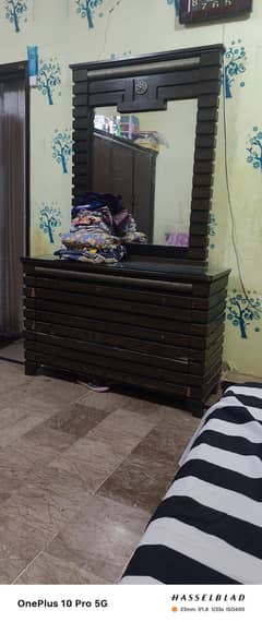 dressing and cupboard almari