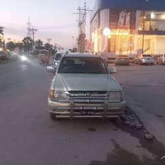 Toyota Hilux 2000