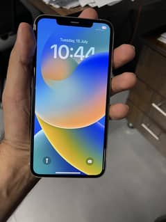 Iphone 11 pro max, 64 gb internal storage, dual sim pta approved