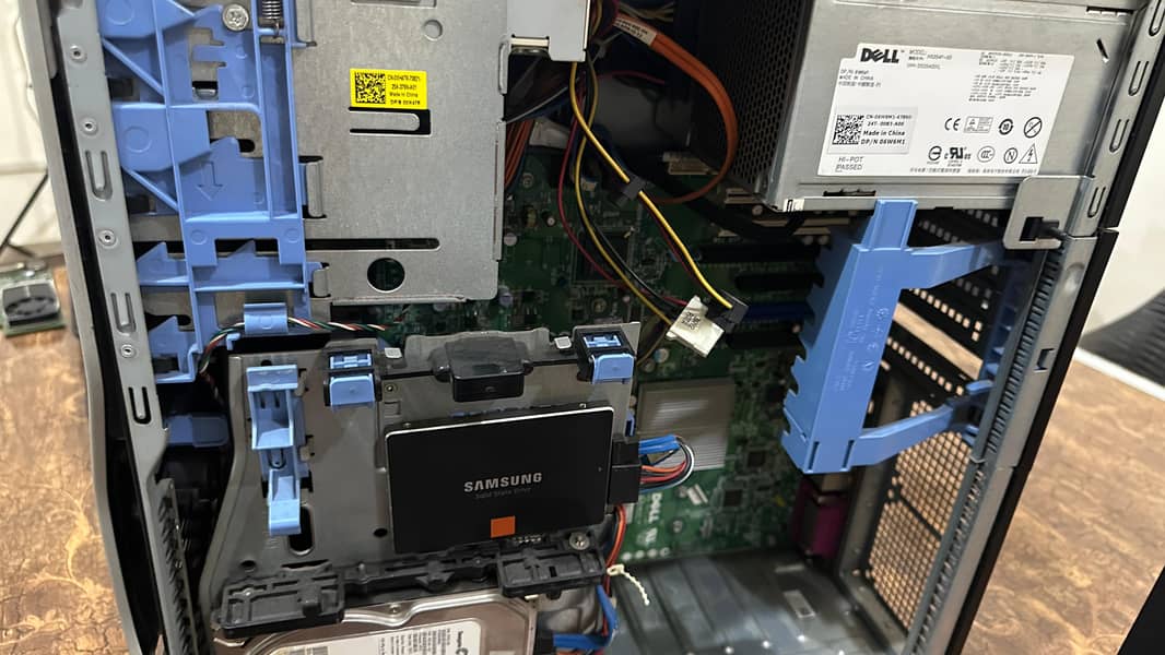 Dell precision T3500 Workstation  with lcd mouse keyboard 3