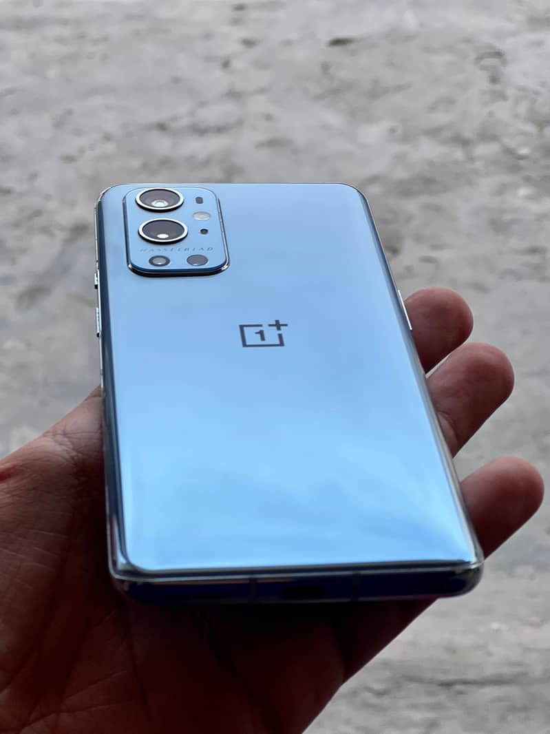 One plus 9 pro condition 10/10 all okay more details come inbox 4