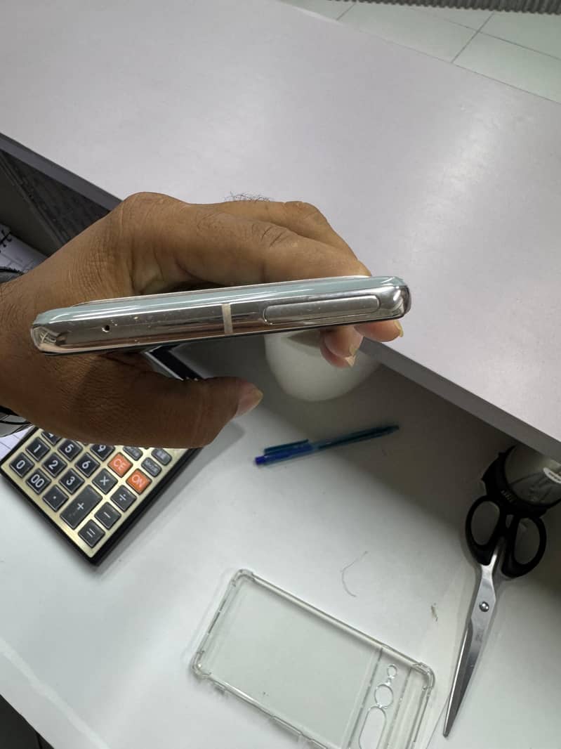 google pixel 7 pro 10/10 condition after update line in screen 4