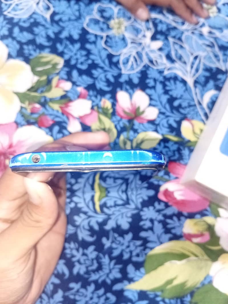New condition mobile use redmi 9 c mobile 6