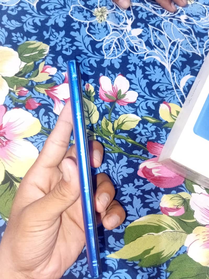 New condition mobile use redmi 9 c mobile 7