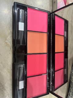 miss justgold blush on pallet