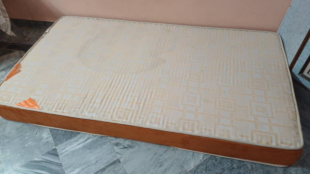 Molty Foam Mettress single bed 4