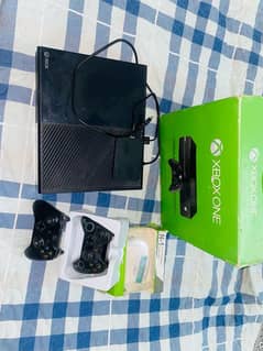 Xbox One for Sale – 14 Games, 2 Controllers, jailbreak