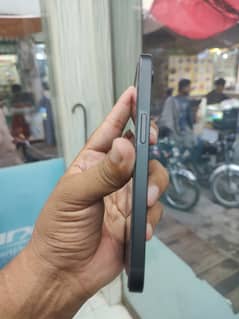 Iphone 16e jv 4 month sim time