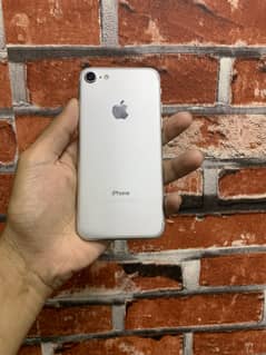 iPhone 7 128gb pta approved/ 03199954461