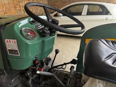 Green Tractor Massey 235