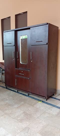 3 door wardrobes