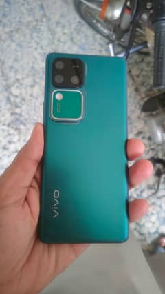 VIVO V30 IN 03 MONTH WARRANTY COMPLETE BOX