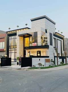 Corner Top City 10 Marla House For Sale