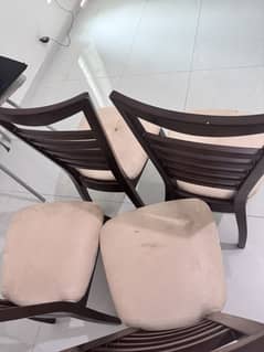 4 dinning chairs Only