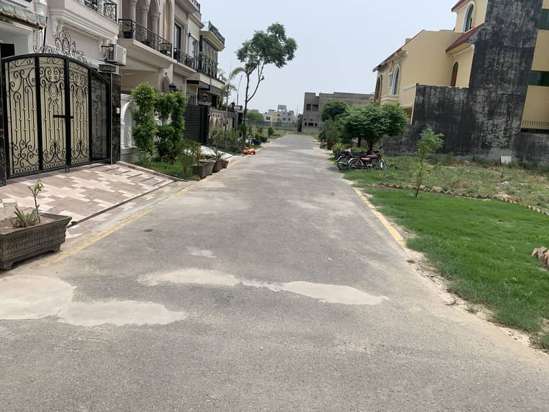 Ideal Residential Plot For Sale In Royal Residencia - Block D 5