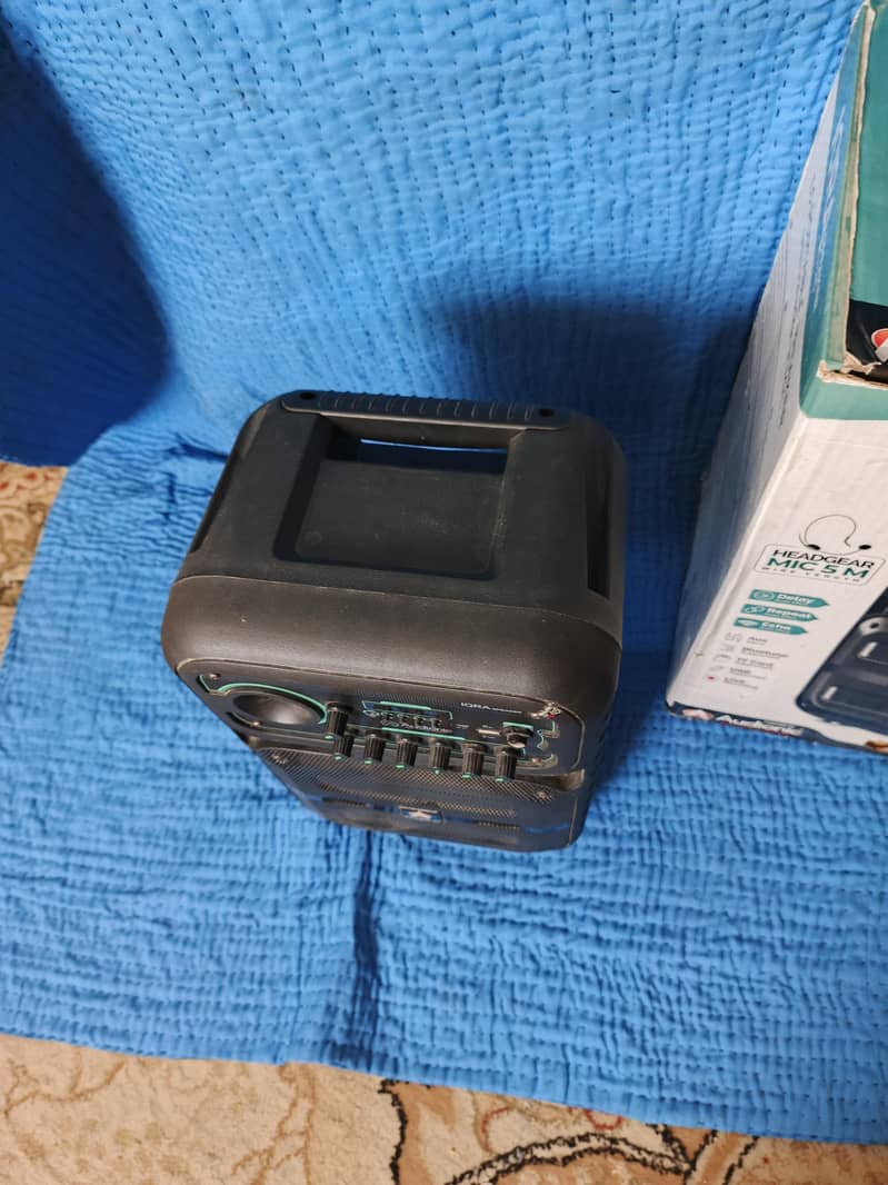 Audionic speaker good condition exchange possible with mobile 7