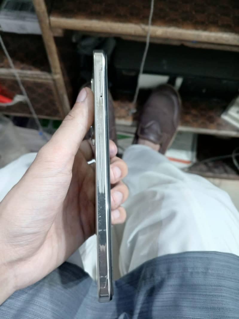 use mobile in warranti  condition 10\10 1