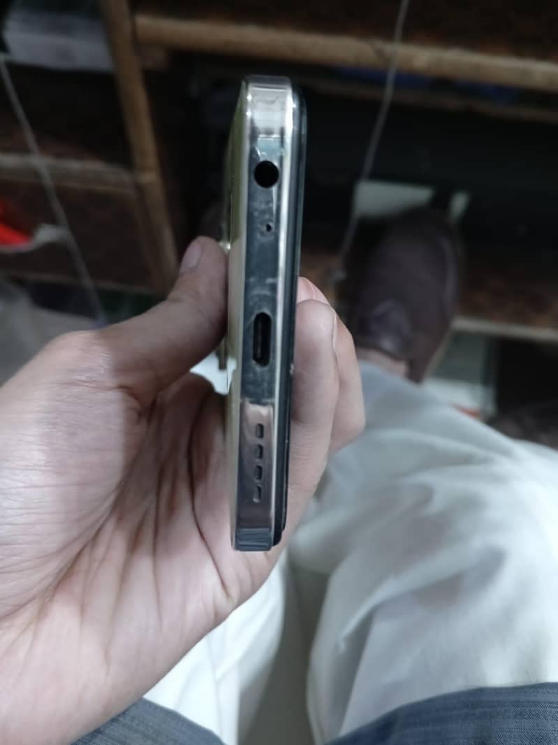 use mobile in warranti  condition 10\10 3