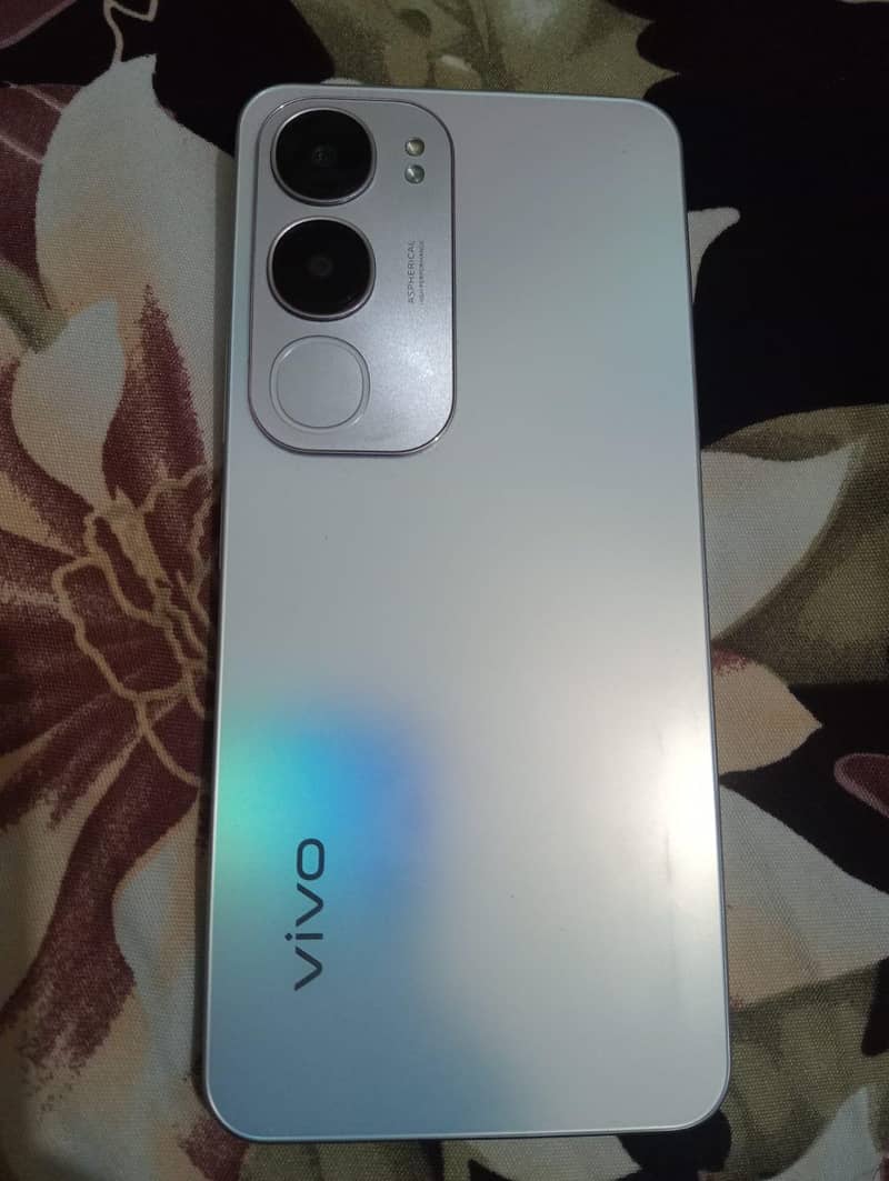 vivo y19s all ok condition 10/10  just 2 month use in  varnty 0