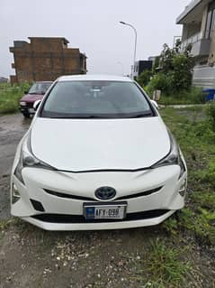 Prius 2016 Model 10/9 Condition Interior total geniun