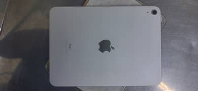 Ipad 10th gen 23 model 10.9 inches 10 10 condition