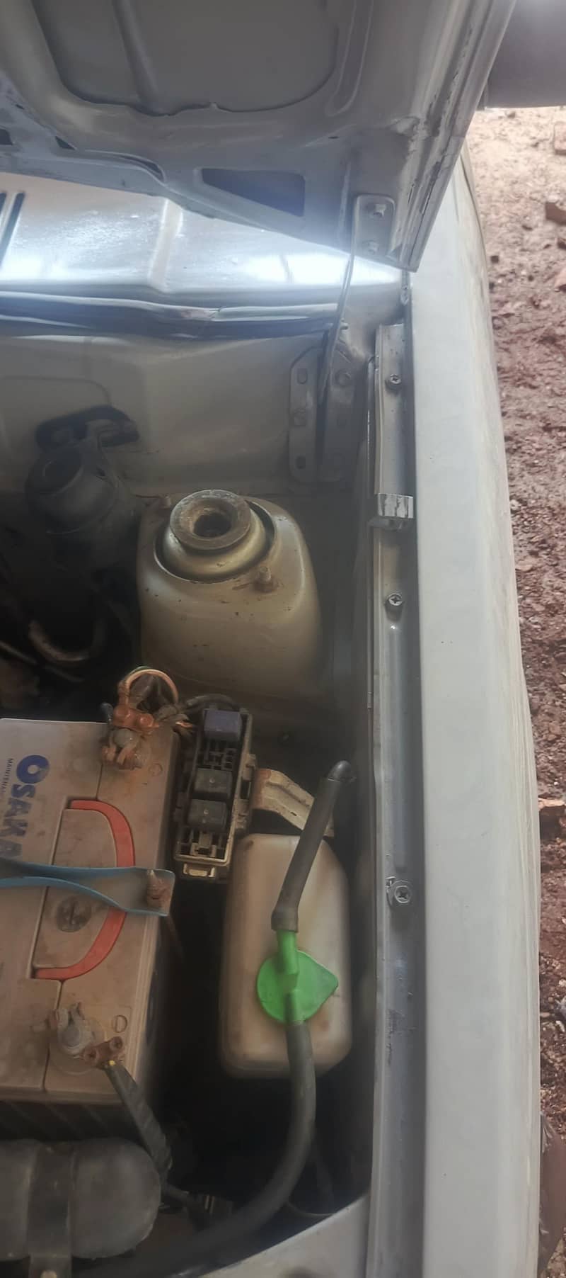 گاڑی بہت اچھی ہےاندر سے ٹوٹل جینین ہے 6