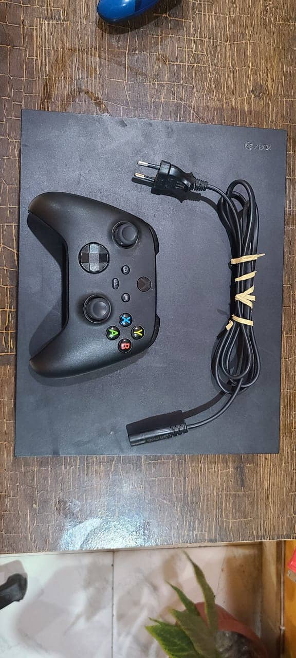 Xbox One X 0